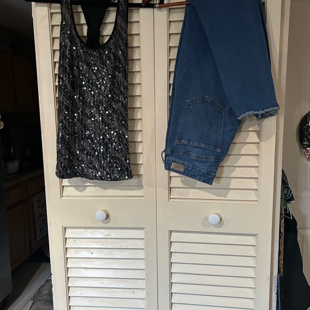 Sofia by Sofia Vergara Black Sequin Top and Blue Jeans Shirt is a Large